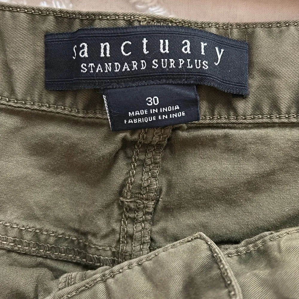NWT Sanctuary Standard Surplus cargo/hiker joggers. Green, women’s size 30.